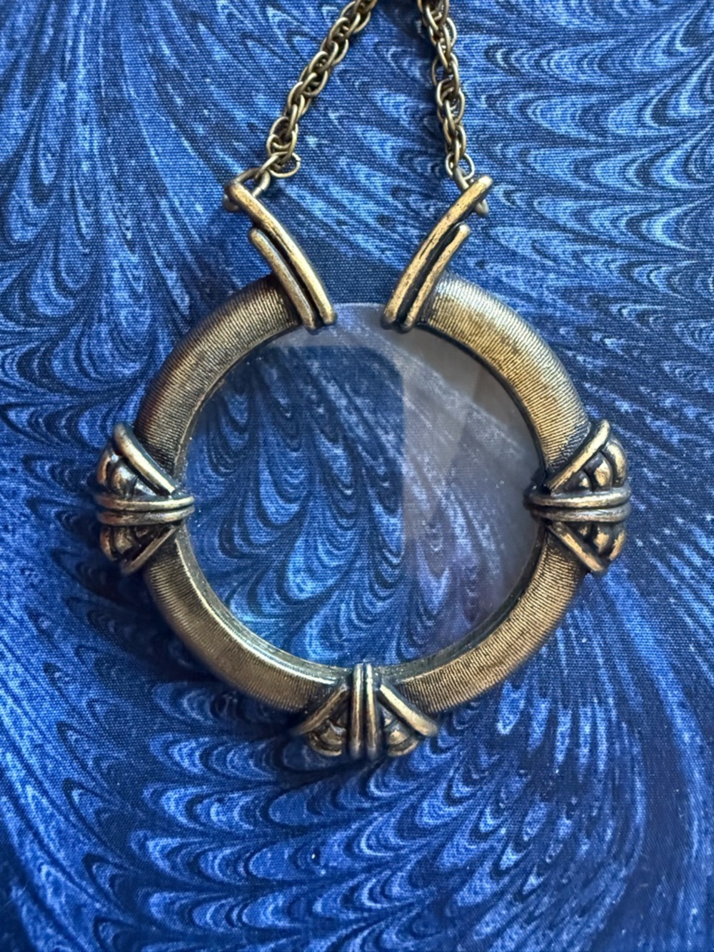St. Jude’s Commemorative 2010 Magnifying Glass on a Chain - Picture 4 of 9